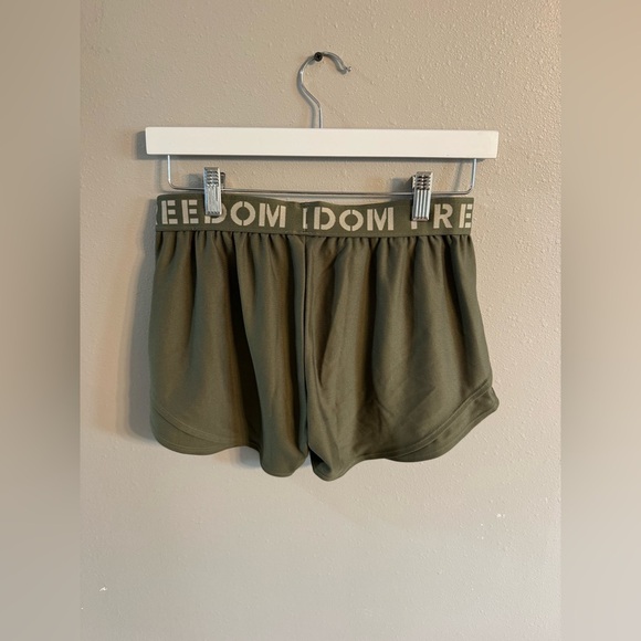 2/$15 Under Armour Khaki Freedom Shorts - Picture 3 of 4